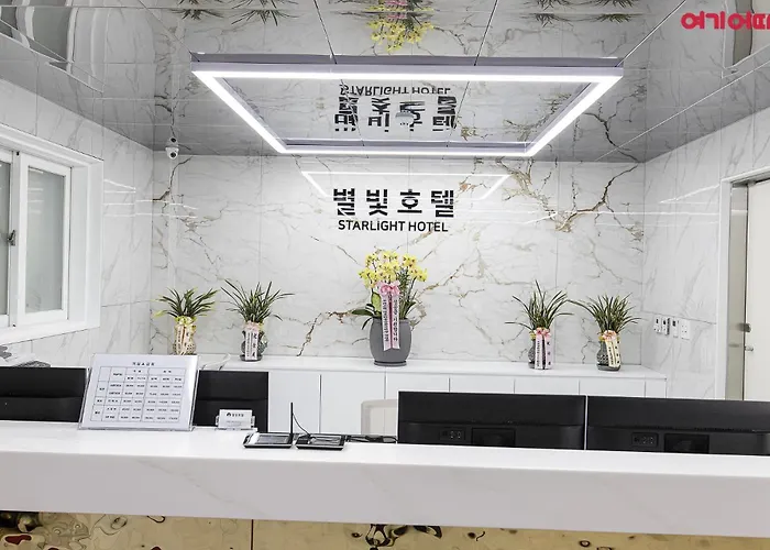 Star Light Hotel *